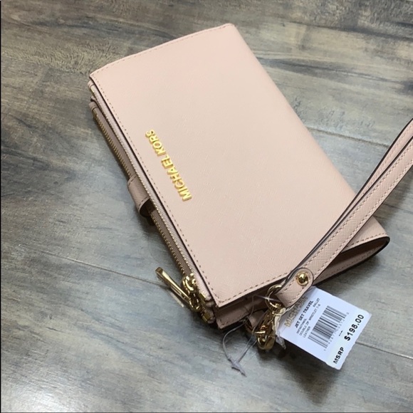 MICHAEL KORS LG DOUBLE ZIP wristlet BALLET - Picture 16 of 16